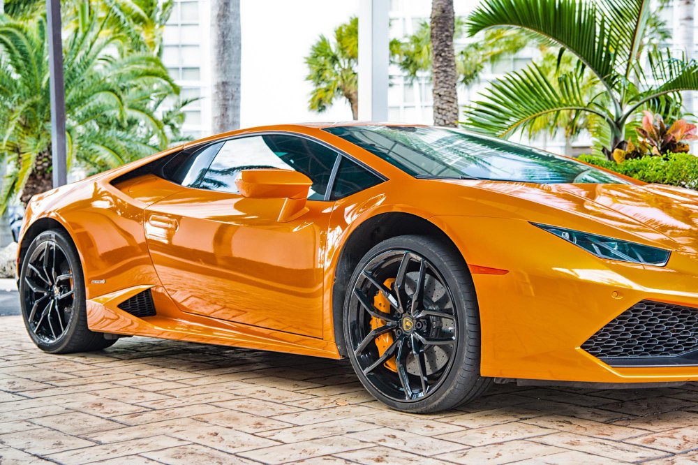 Ultimate Lamborghini Huracan Desert Driving Tour Experience in Dubai